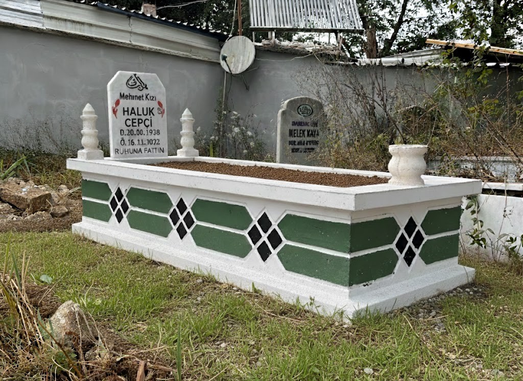 MEVLANA YEŞİLİ SİYAH RENKLİ MOZAİK MEZAR